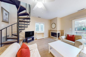 Scarborough Village - 245 Country Club Dr, Unit #608